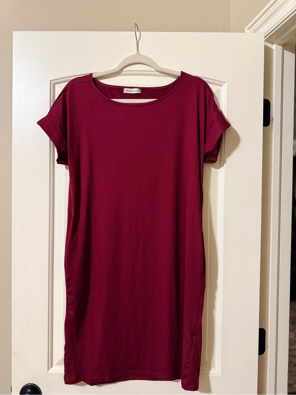 Zenana Women's Burgundy Short Sleeve Midi Dress. NWOT